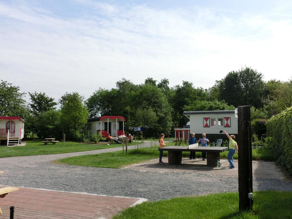 Someren Pipowagen Camping Puur Genieten Bed & Breakfast エクステリア 写真